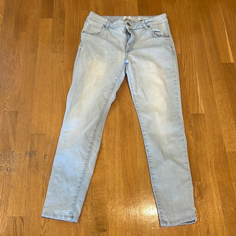 Stylish skinny light wash jeans from Cotton on